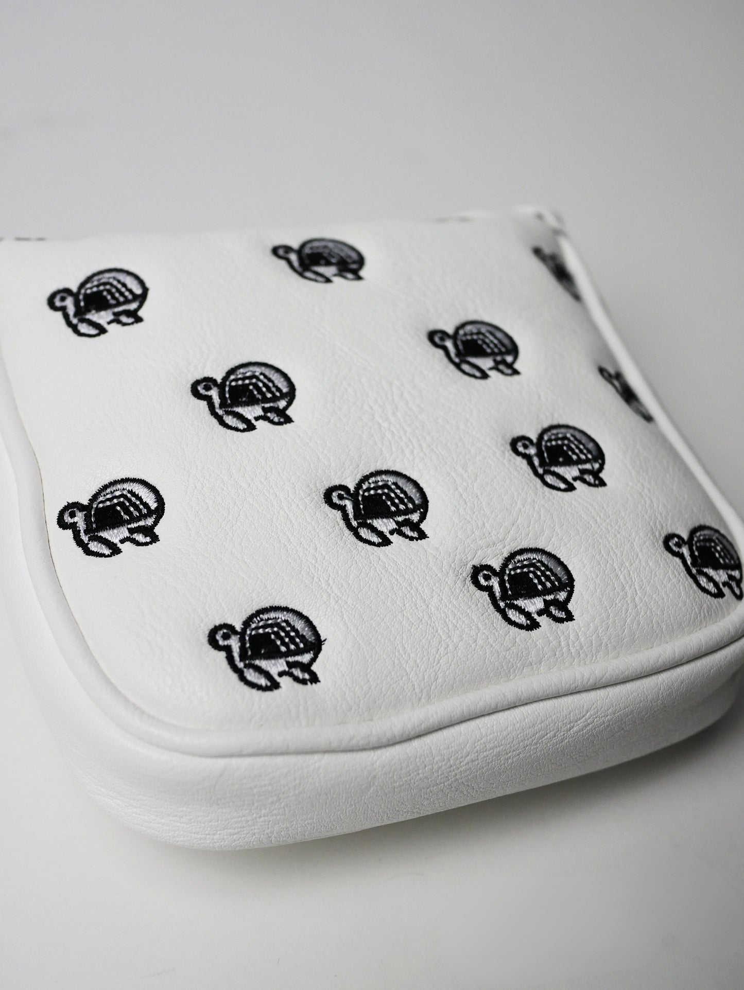 "CARAPACE" Mallet Putter Cover