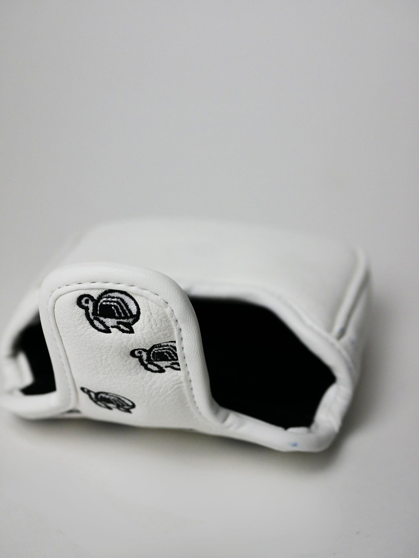 "CARAPACE" Mallet Putter Cover